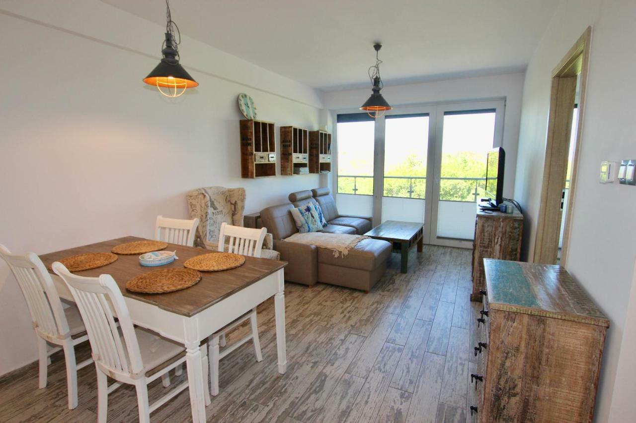 Apartamenty Amon Z Widokiem Na Morze Darlowko Exterior foto