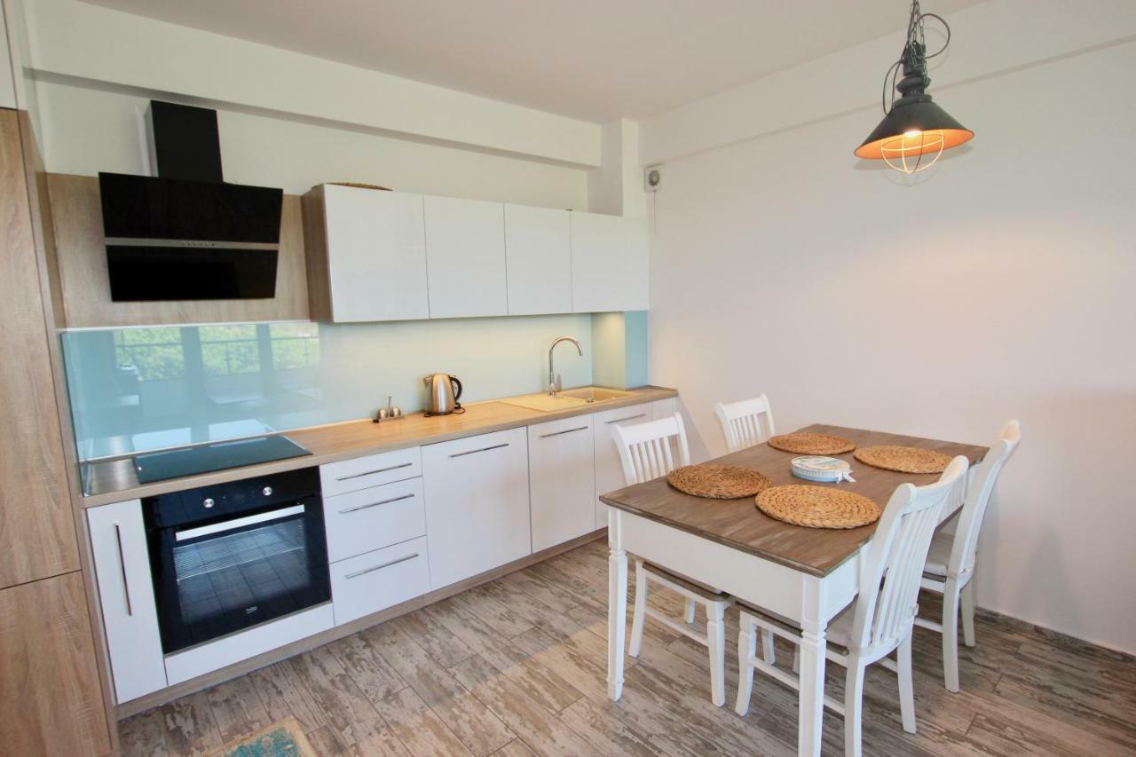 Apartamenty Amon Z Widokiem Na Morze Darlowko Exterior foto